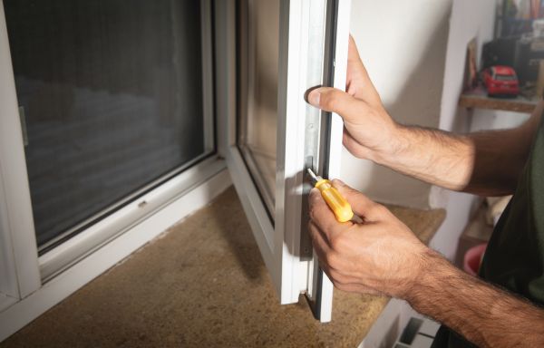 Cost of Dual Pane Window Repair in Falls Church