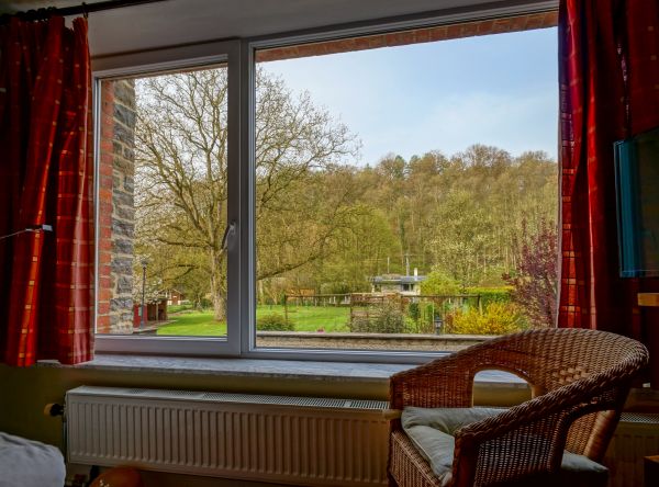 Cost of Fiberglass Window Repair in Falls Church